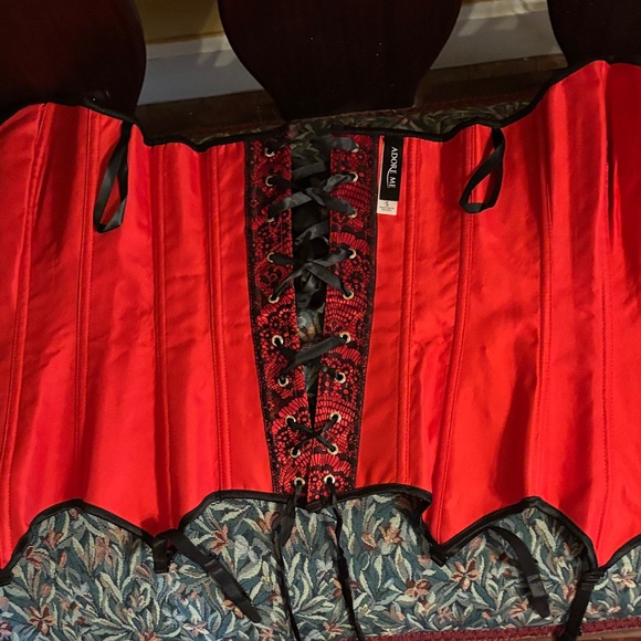 Adore Me Red and Black Lace Corset - Picture 5 of 5